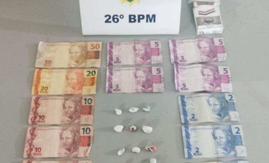 Em ocorrências distintas, policiais militares apreendem maconha, crack e cocaína e encaminham quatro suspeitos de tráfico em Telêmaco Borba, nos Campos Gerais.