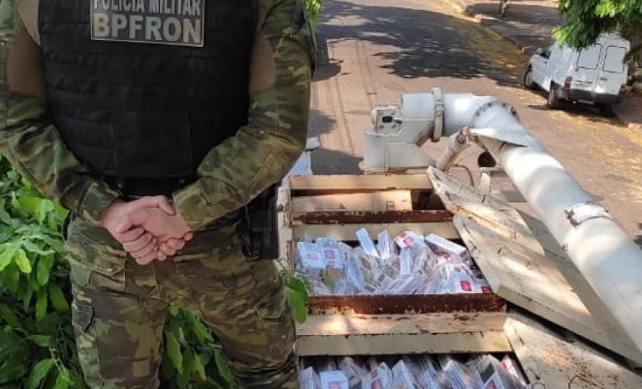 Durante patrulhamento pela PR 323, PM apreende caminhão carregado com cigarros contrabandeados em Cafezal do Sul (PR)