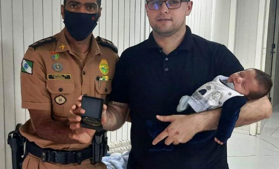 Comandante do 5º Comando Regional visita soldado que foi atropelado durante blitz de trânsito, em Clevelândia (PR)