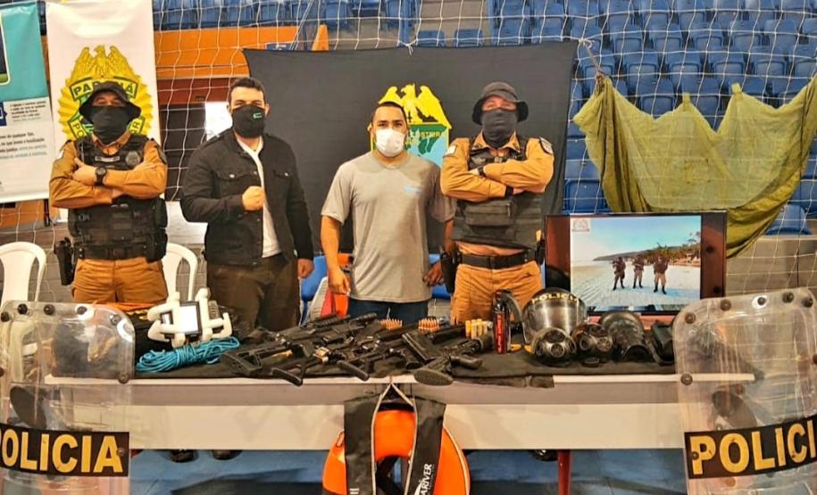 Policiais militares de Paranaguá (PR) participam de exposição do Projeto Paraná Cidadão