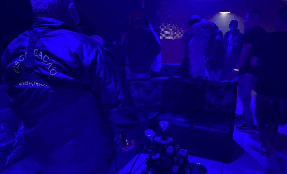 Cinco pontos comerciais são fechados e R$165 mil em multas são aplicados durante operação da AIFU