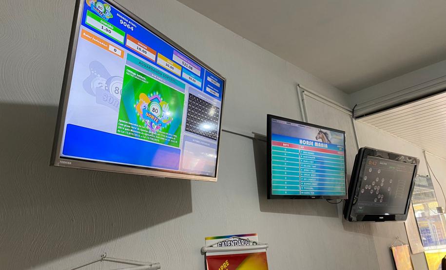 Fiscalizações da AIFU resultam na apreensão de nove máquinas caça-níquel e de jogo do bicho em Curitiba