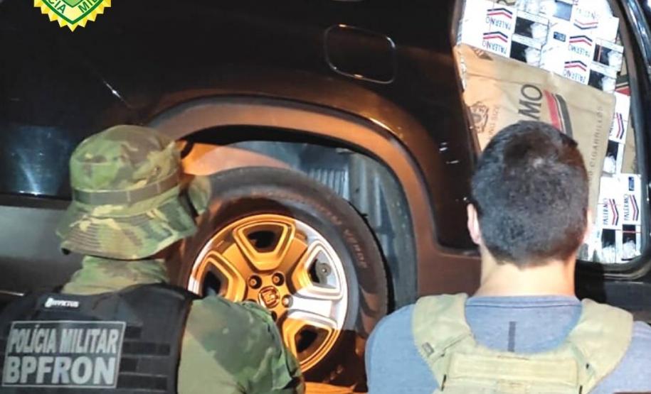 No Noroeste do estado, PM apreende 2,5 mil pacotes de cigarros contrabandeados, arma de fogo e um carro
