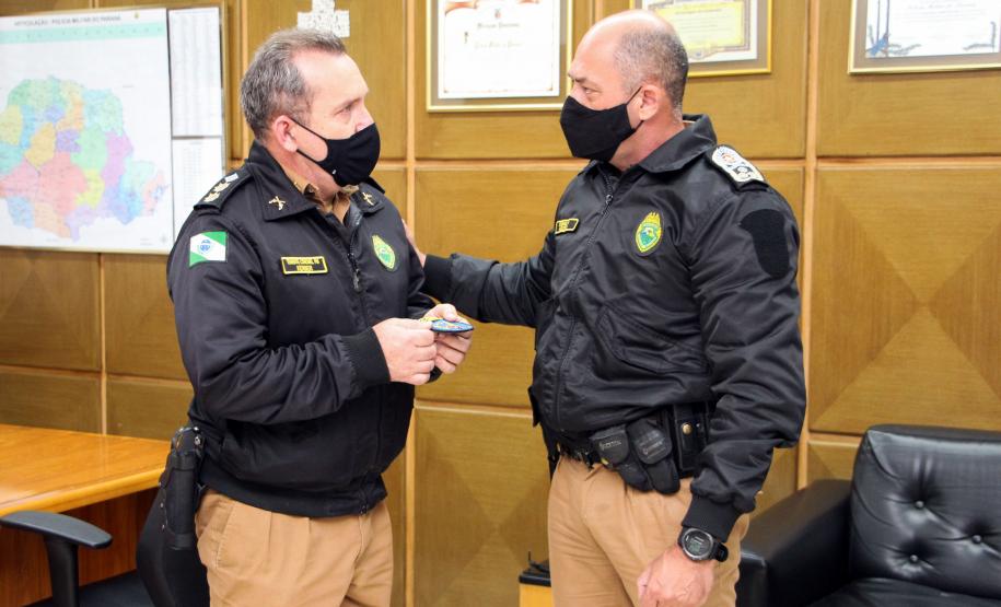 Comandante-Geral homenageia tenente-coronel que concluiu o tempo de serviço ativo