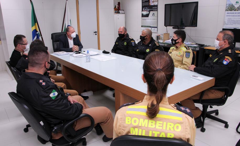 Secretário de Desenvolvimento Urbano e Obras Públicas recebe Alto-Comando da PMPR para reunião de trabalho
