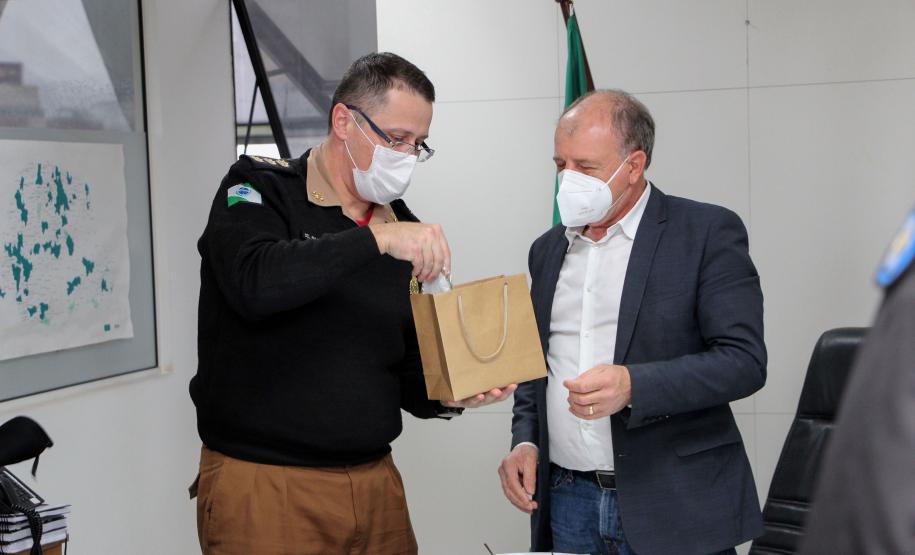 Secretário de Desenvolvimento Urbano e Obras Públicas recebe Alto-Comando da PMPR para reunião de trabalho