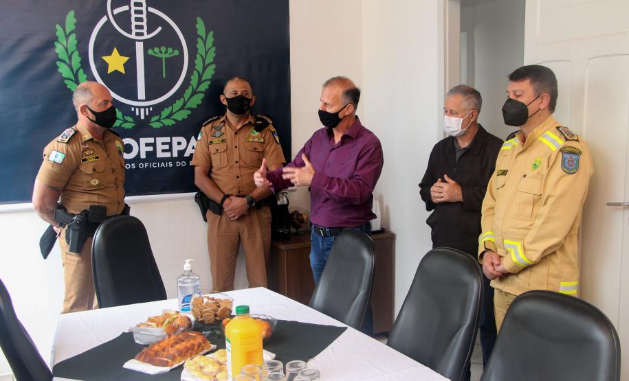 Alto-Comando da PMPR faz visita de cortesia à Presidente da ASSOFEPAR