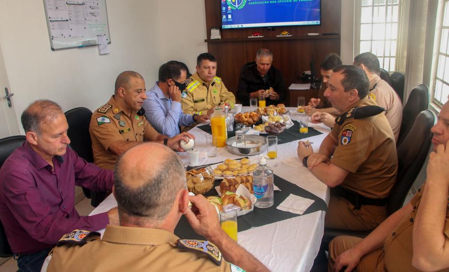 Alto-Comando da PMPR faz visita de cortesia à Presidente da ASSOFEPAR