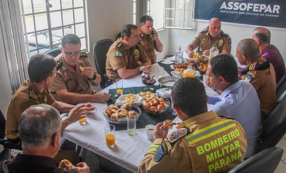Alto-Comando da PMPR faz visita de cortesia à Presidente da ASSOFEPAR