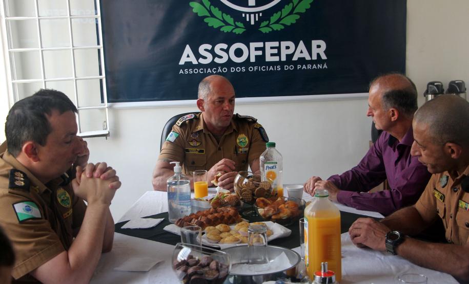 Alto-Comando da PMPR faz visita de cortesia à Presidente da ASSOFEPAR