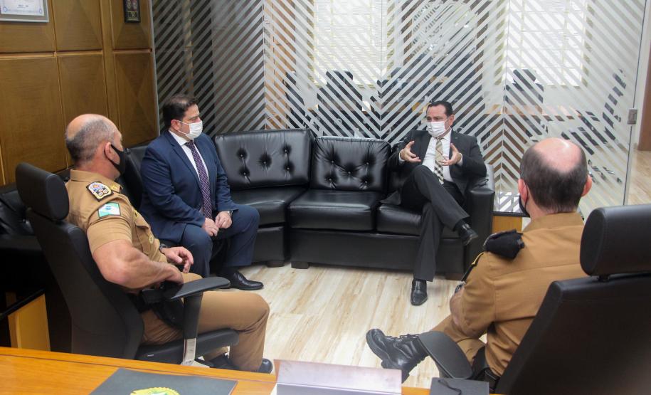 Advogado e pesquisador recebe condecoração do Comando-Geral da PM em Curitiba