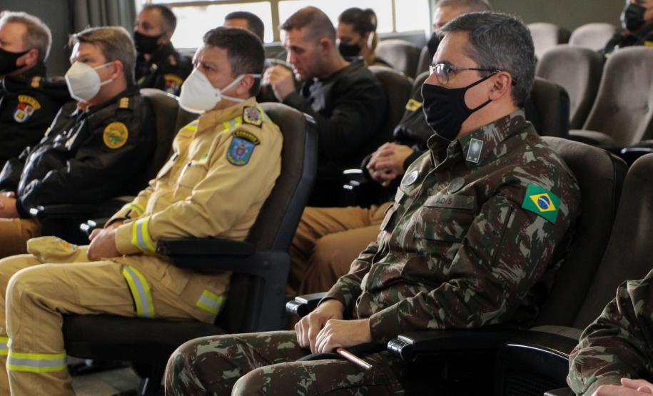 Comando da Artilharia Divisionária da 5ª Divisão de Exército faz visita de inspeção ao Quartel do Comando-Geral da PM