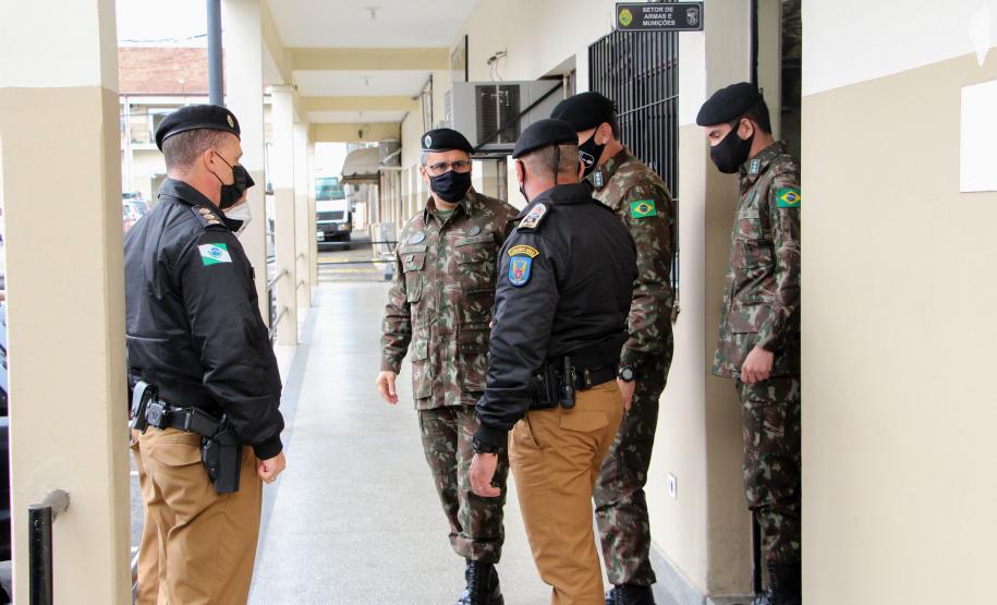 Comando da Artilharia Divisionária da 5ª Divisão de Exército faz visita de inspeção ao Quartel do Comando-Geral da PM