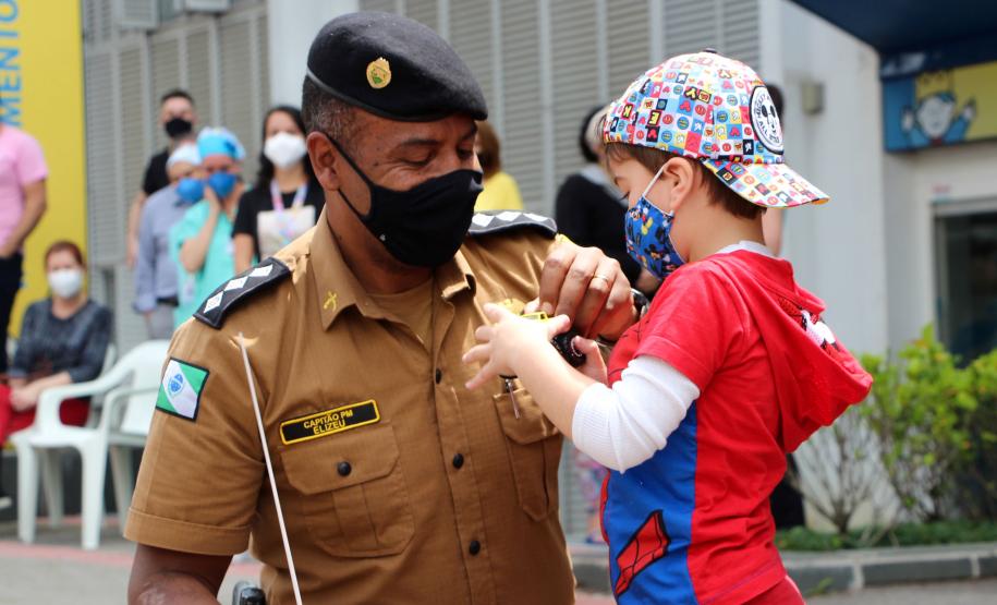 Banda de Música da PM faz apresentação especial para as crianças do Hospital Pequeno Príncipe