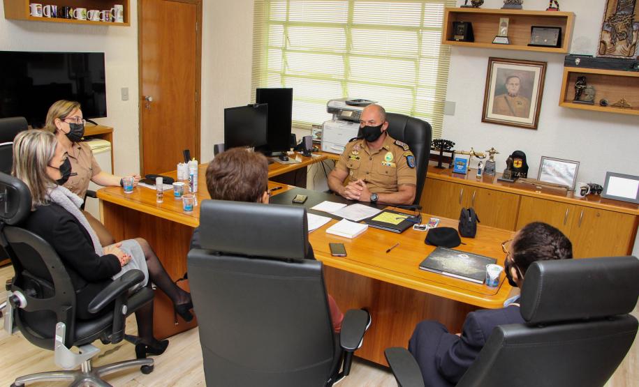 Comandante-Geral da PMPR recebe representantes das associações da classe policial militar