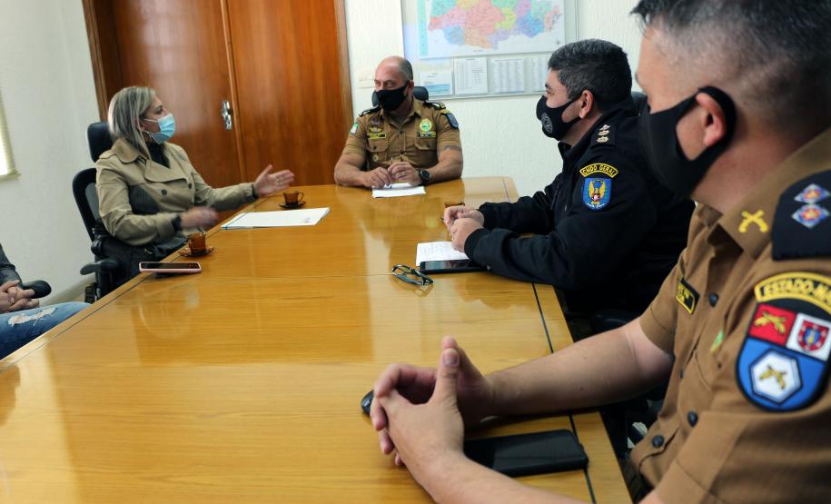 Comandante-Geral da PM recebe prefeita de Clevelândia em Curitiba