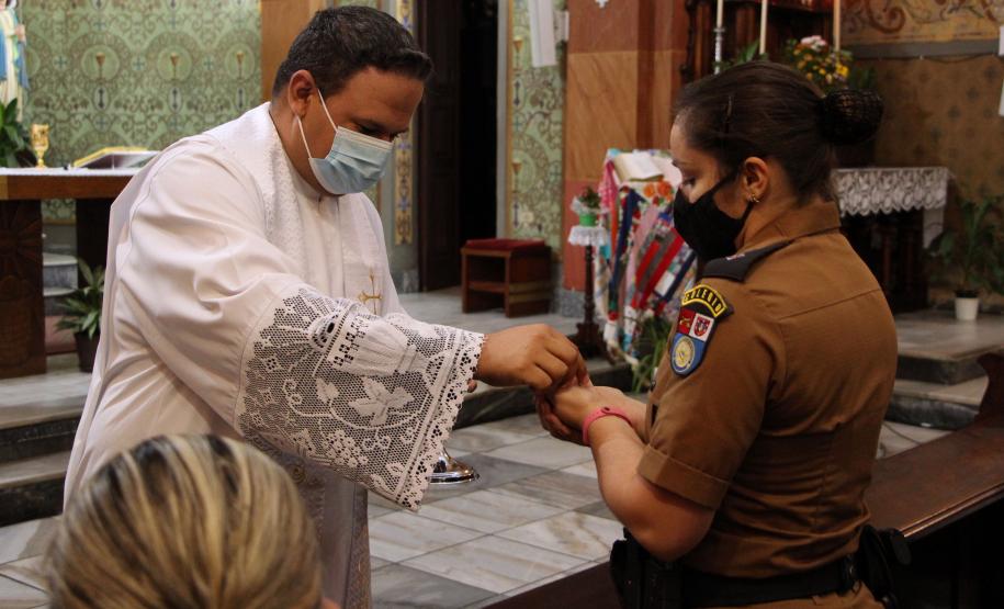 Missa de Ação de Graças celebra a vida dos policiais militares e veteranos são homenageados na Capital