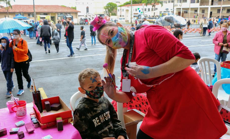 Comemoração de Dia das Crianças abre o Quartel do Comando-Geral para a comunidade em Curitiba