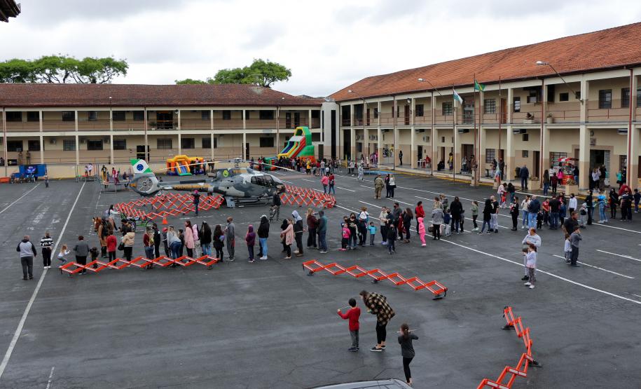 Comemoração de Dia das Crianças abre o Quartel do Comando-Geral para a comunidade em Curitiba