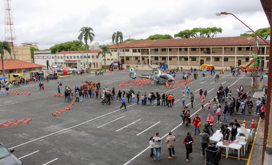 Comemoração de Dia das Crianças abre o Quartel do Comando-Geral para a comunidade em Curitiba