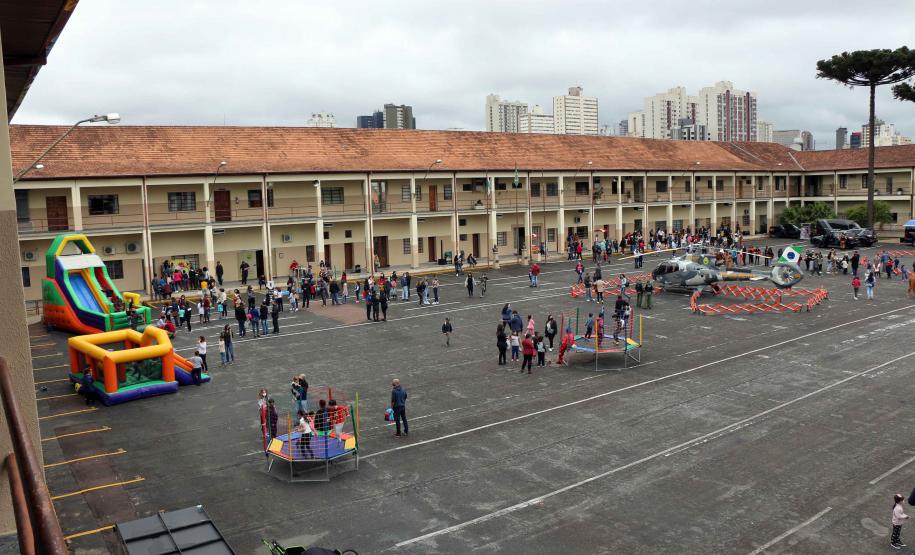 Comemoração de Dia das Crianças abre o Quartel do Comando-Geral para a comunidade em Curitiba