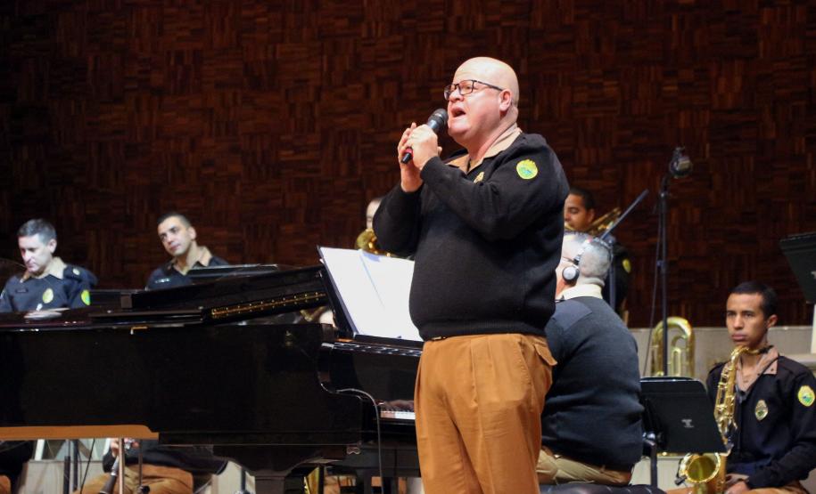 Igreja evangélica recebe bombeiros e familiares para celebrar os 109 anos de criação do Corpo de Bombeiros
