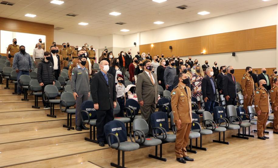 Proerd comemora 21 anos de atuação no Paraná com entrega de medalhas em Curitiba