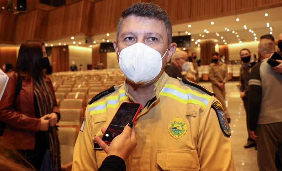 Igreja evangélica recebe bombeiros e familiares para celebrar os 109 anos de criação do Corpo de Bombeiros