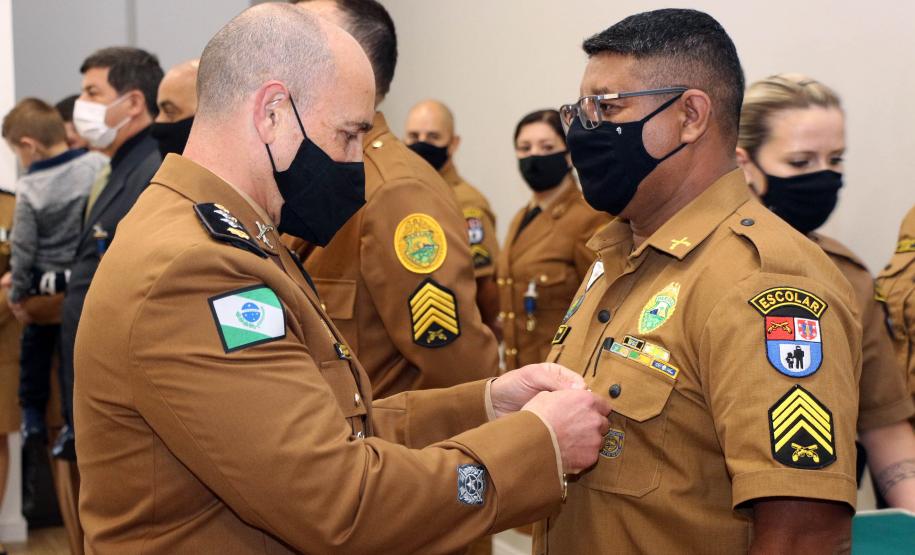 Proerd comemora 21 anos de atuação no Paraná com entrega de medalhas em Curitiba