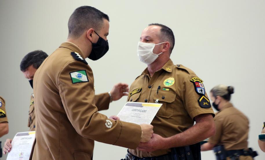 Proerd comemora 21 anos de atuação no Paraná com entrega de medalhas em Curitiba