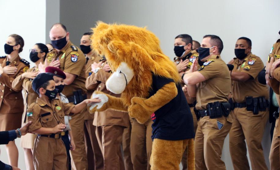 Proerd comemora 21 anos de atuação no Paraná com entrega de medalhas em Curitiba
