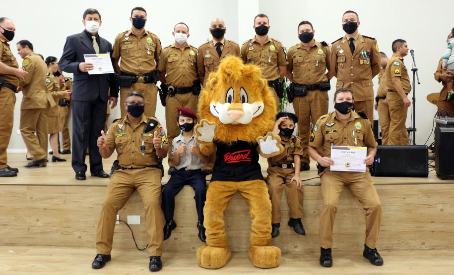 Proerd comemora 21 anos de atuação no Paraná com entrega de medalhas em Curitiba