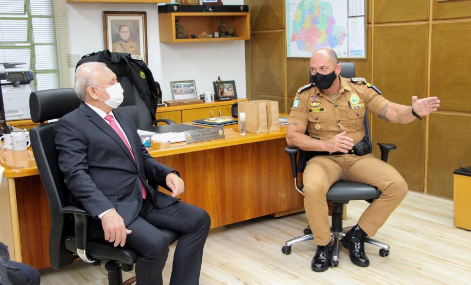 Alto Comando da Polícia Militar recebe visita de cortesia do Presidente da ALEP