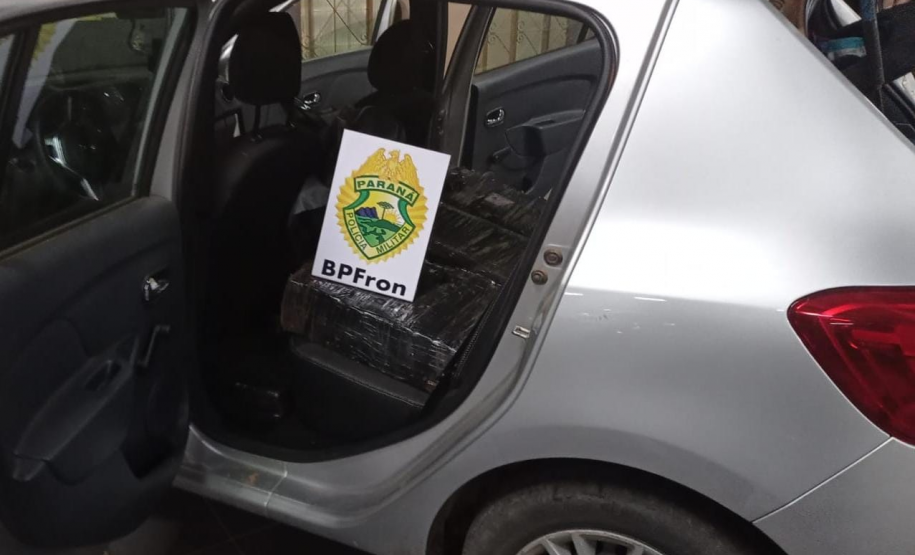 BPFRON apreende mais de 200 quilos de maconha, arma de fogo e carro roubado no Oeste do estado