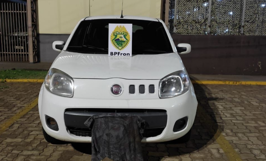 Caminhões e carro com 40 mil pacotes de cigarros contrabandeados são apreendidos pelo BPFRON em Altônia-PR