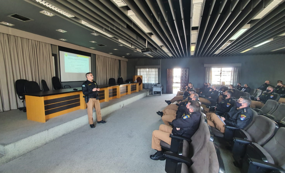 Policiais militares do Quartel do Comando-Geral são habilitados para usar espargidores químicos