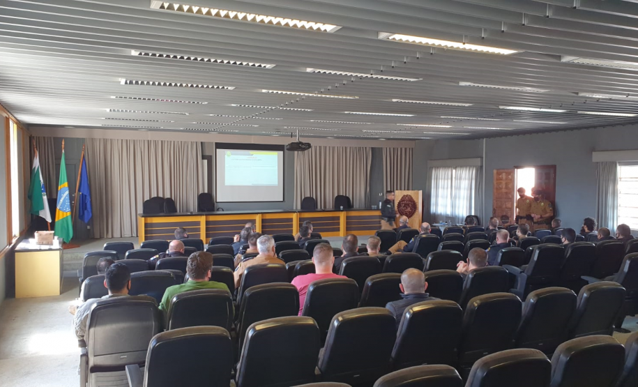 Policiais militares do Quartel do Comando-Geral são habilitados para usar espargidores químicos