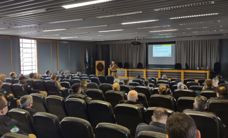 Policiais militares do Quartel do Comando-Geral são habilitados para usar espargidores químicos