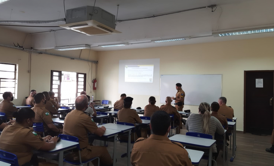 Policiais militares do Quartel do Comando-Geral são habilitados para usar espargidores químicos