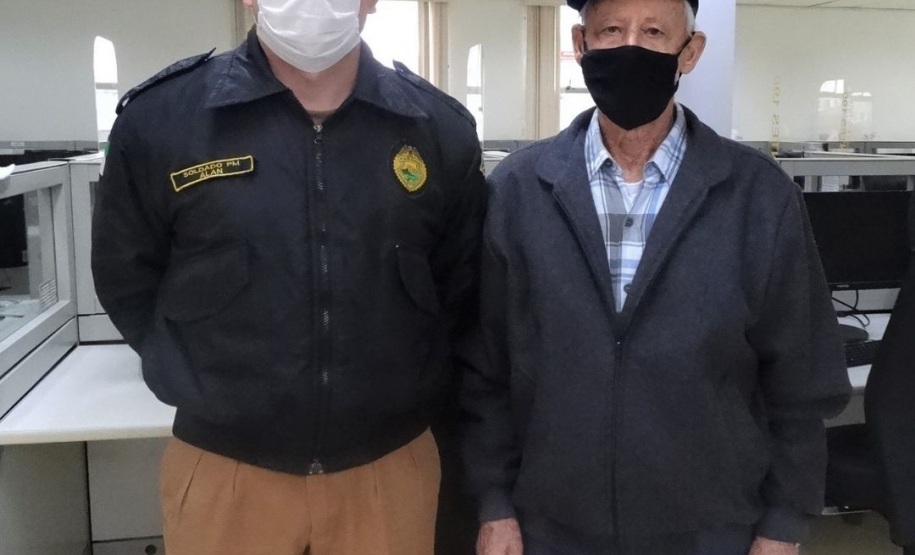 Centro de Operações Policiais Militares (COPOM) recebe visita de subtenente que está há 36 anos na Reserva Remunerada