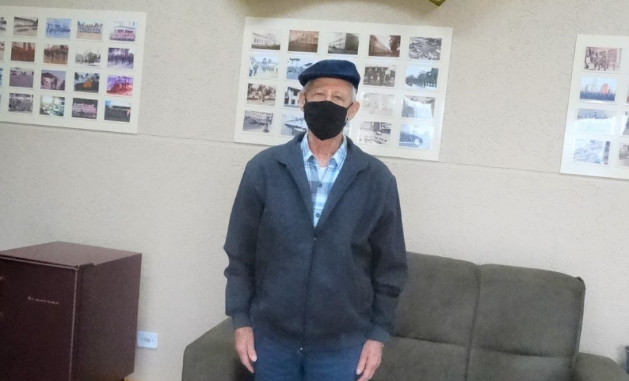 Centro de Operações Policiais Militares (COPOM) recebe visita de subtenente que está há 36 anos na Reserva Remunerada