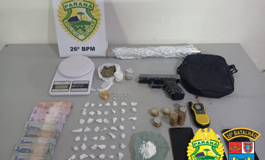 Cinco pessoas são encaminhadas e uma arma de fogo e drogas são apreendidos pela PM nos Campos Gerais