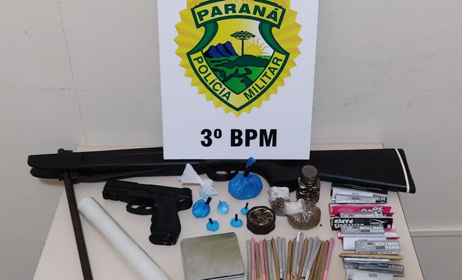 No Sudoeste do estado, PM prende três homens e apreende diversas porções de drogas e armas de fogo