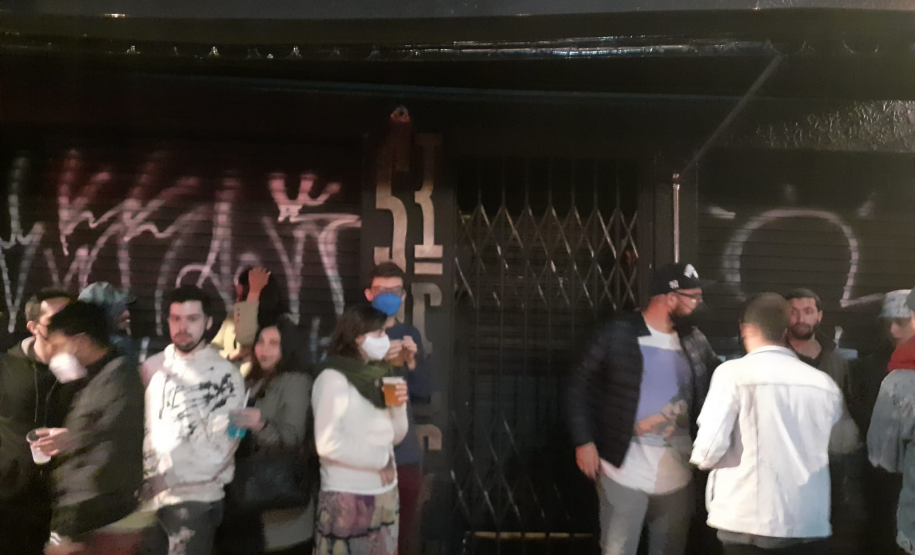 Fiscalização fecha sete estabelecimentos e aplica R$ 495,5 mil em multas em Curitiba