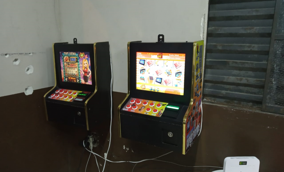 AIFU apreende três máquinas caça-níquel e um simulacro durante operação em Curitiba