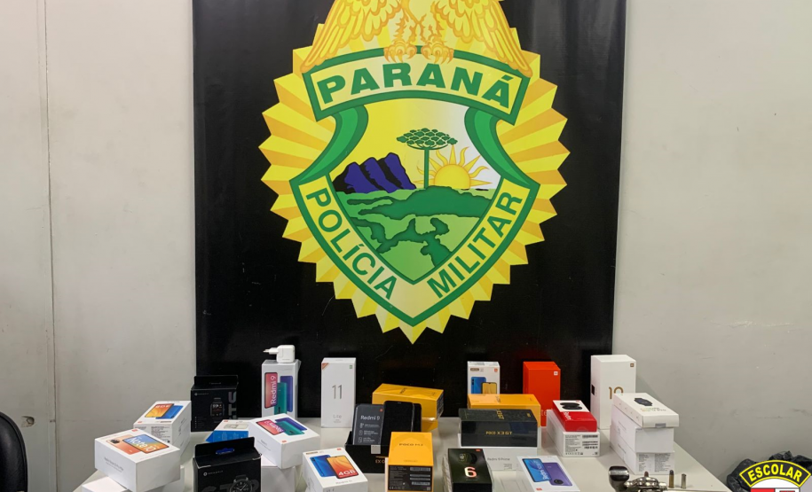 Policiais recuperam R$ 25 mil em eletrônicos roubados e apreendem arma de fogo e munições em Curitiba
