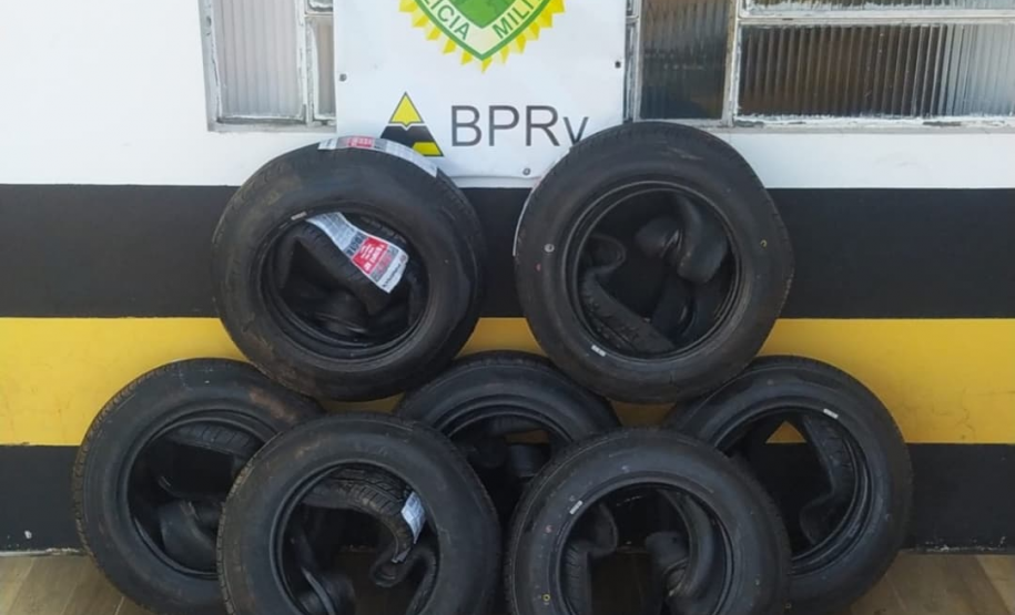 Mais de 400 quilos de maconha e pneus contrabandeados são apreendidos pelo BPRv no Interior do estado