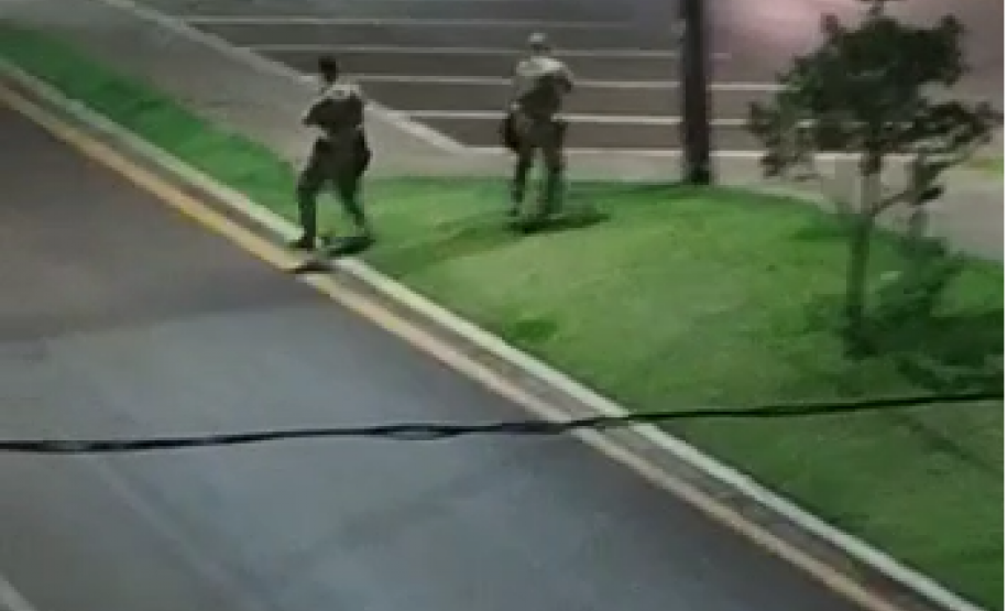 Quadrilha é surpreendida ao tentar roubar bancos e cinco são mortos em confronto com a PM em Três Barras do Paraná, no Oeste estado