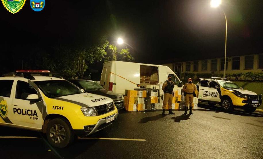 Em Pato Branco (PR), PM apreende 147 caixas de vinho contrabandeadas e encaminha três suspeitos