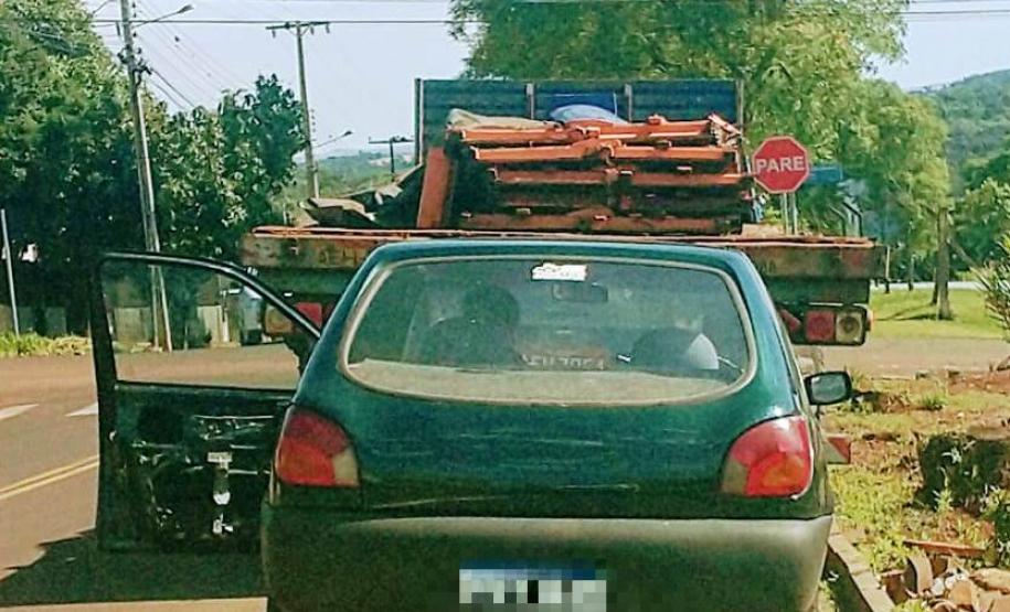 No Sudoeste do estado, PM recupera dois carros e apreende mais de um quilo de maconha e uma arma de fogo